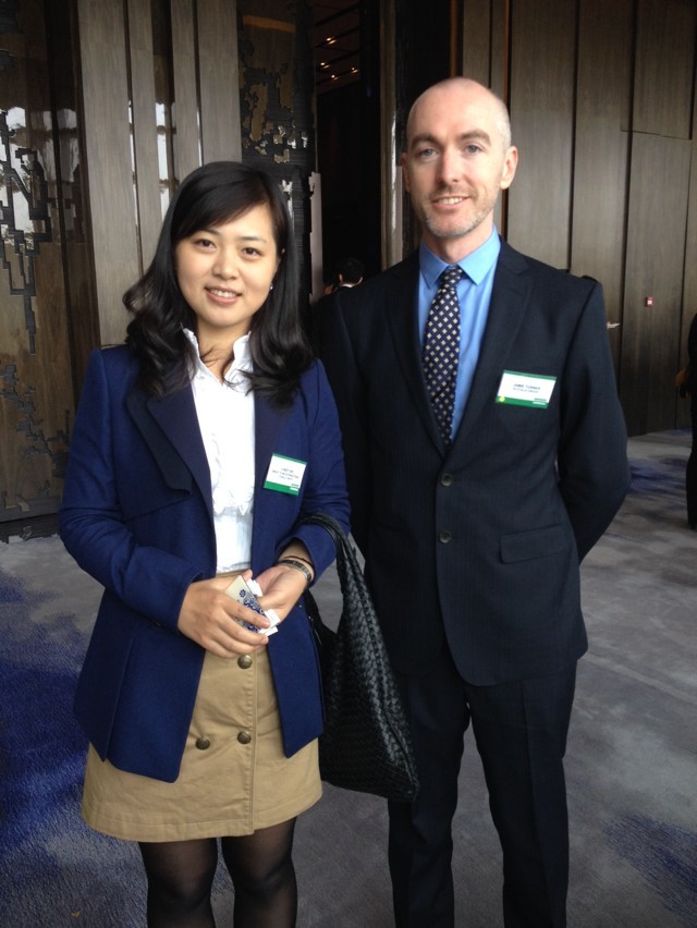 骏丰联锐国际参加EuroMoney Conference与外籍嘉宾合影.jpg 骏丰联锐国际参加EuroMoney Conference与外籍嘉宾合影.jpg